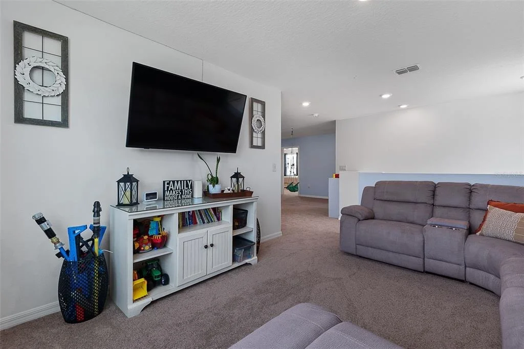 Photo of 123 OAKLEAF WAY