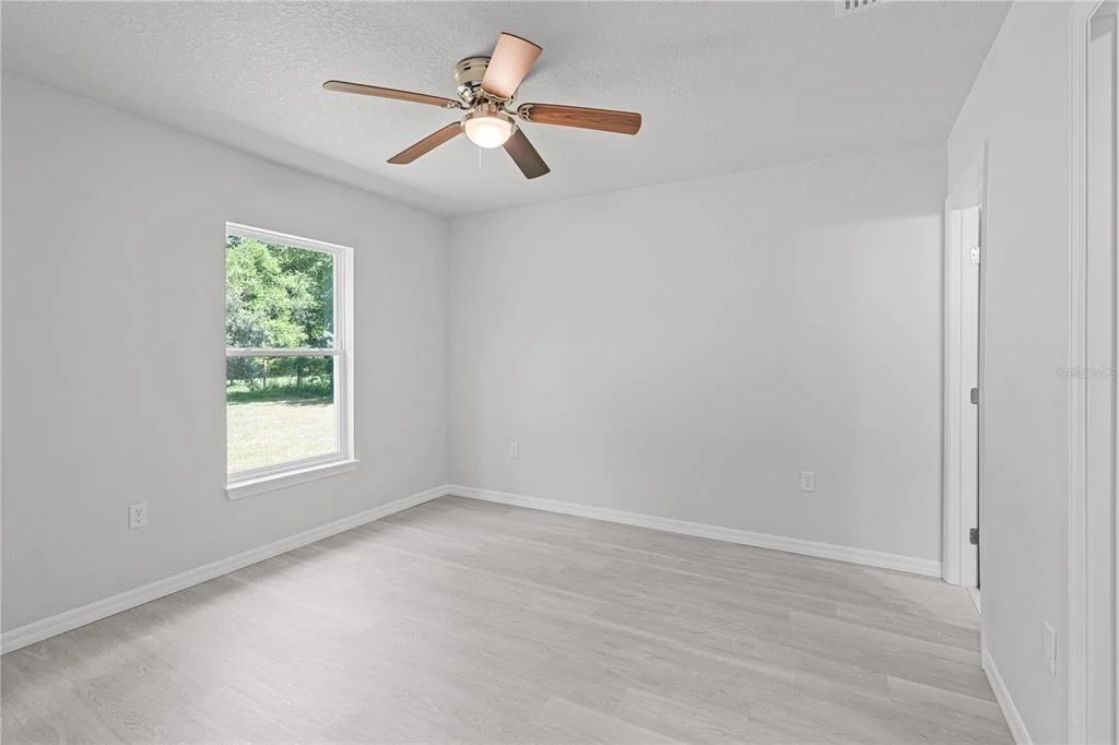 Photo of Unit B at 607 SE 4TH DRIVE