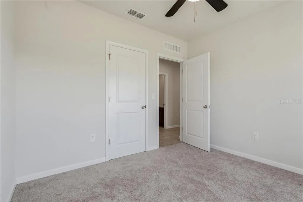 Photo of 813 EAGLE ROCK TER