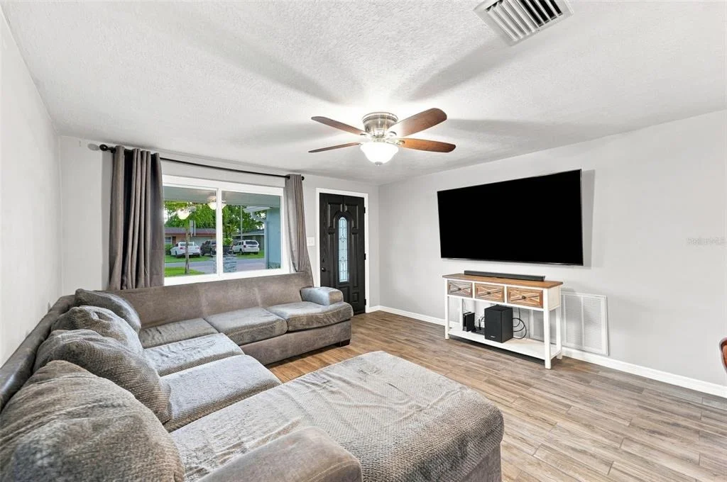Photo of 4108 REDWING DRIVE