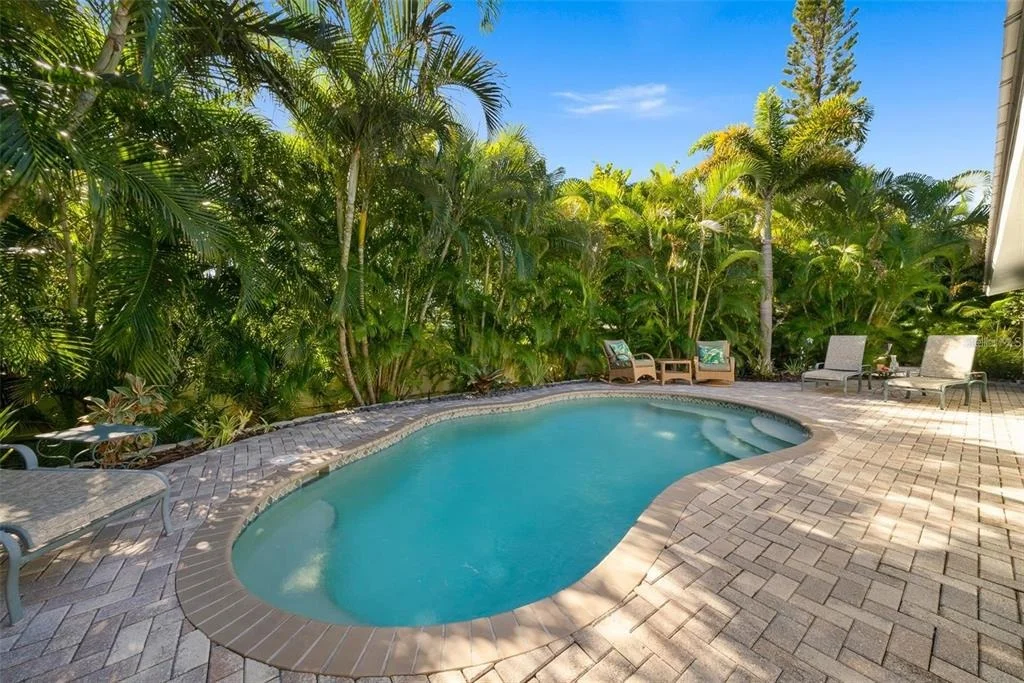 Photo of 207 PEACOCK LANE
