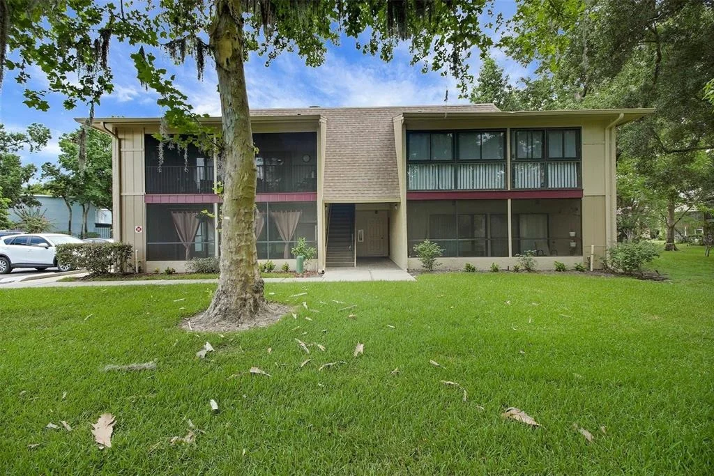 Photo of Unit 2 at 220 MOREE LOOP