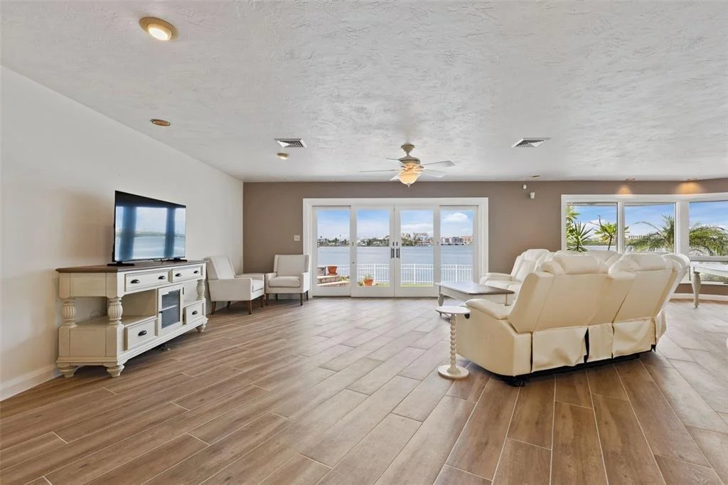 Photo of 290 BAYSIDE DRIVE
