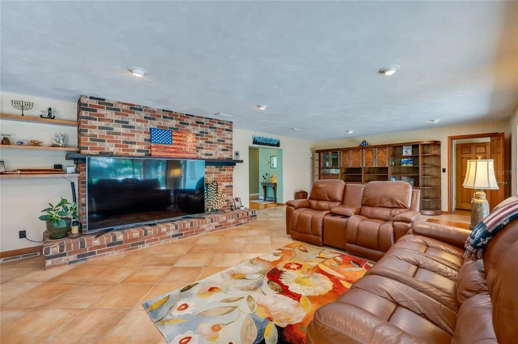 Photo of 697 JOHN ANDERSON DRIVE