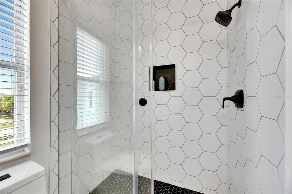 Photo of 6512 SIMONE SHORES CIRCLE