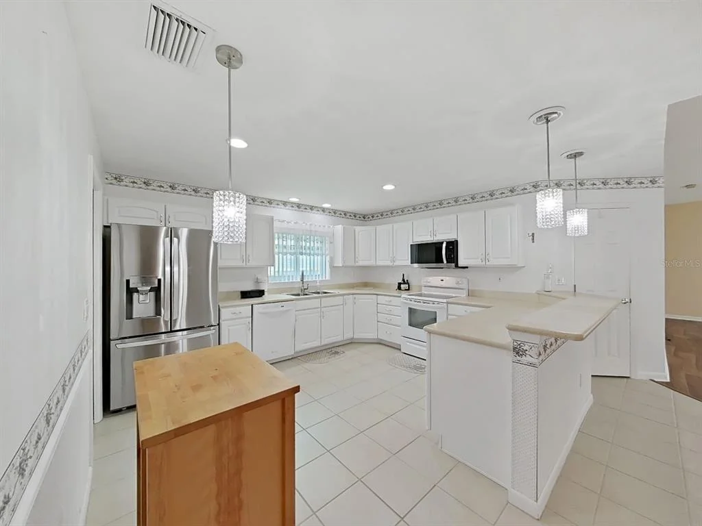 Photo of 6122 GENTLE BEN CIRCLE