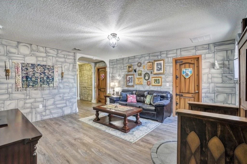 Photo of 1430 THUNDERBIRD ROAD