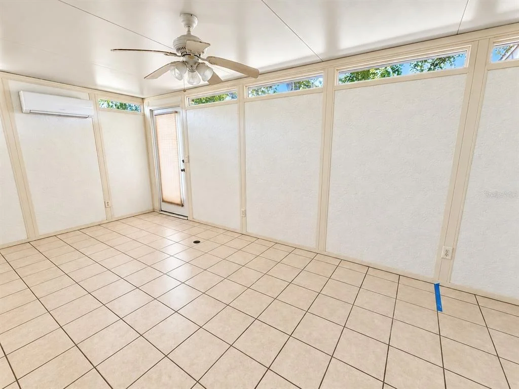 Photo of 2076 BUTTERNUT CIRCLE W