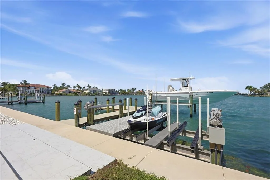 Photo of 216 BIRD KEY DRIVE