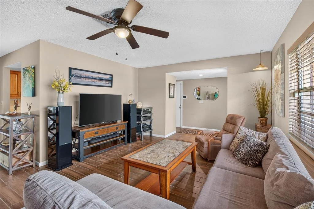 Photo of 2221 COLONIAL DRIVE