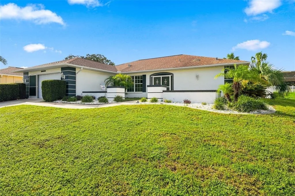 Photo of 10381 FLAG ROAD