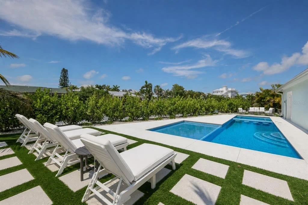 Photo of 6401 MARINA DRIVE