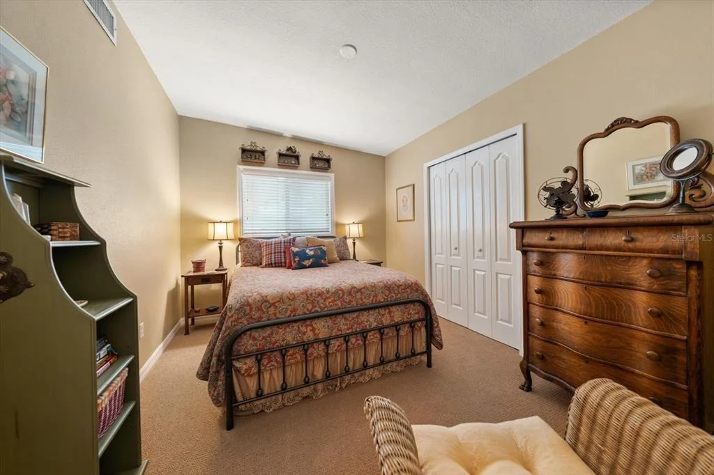 Photo of 1718 MEREDITH LANE