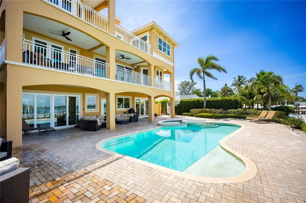 Photo of 306 HARBOR DRIVE