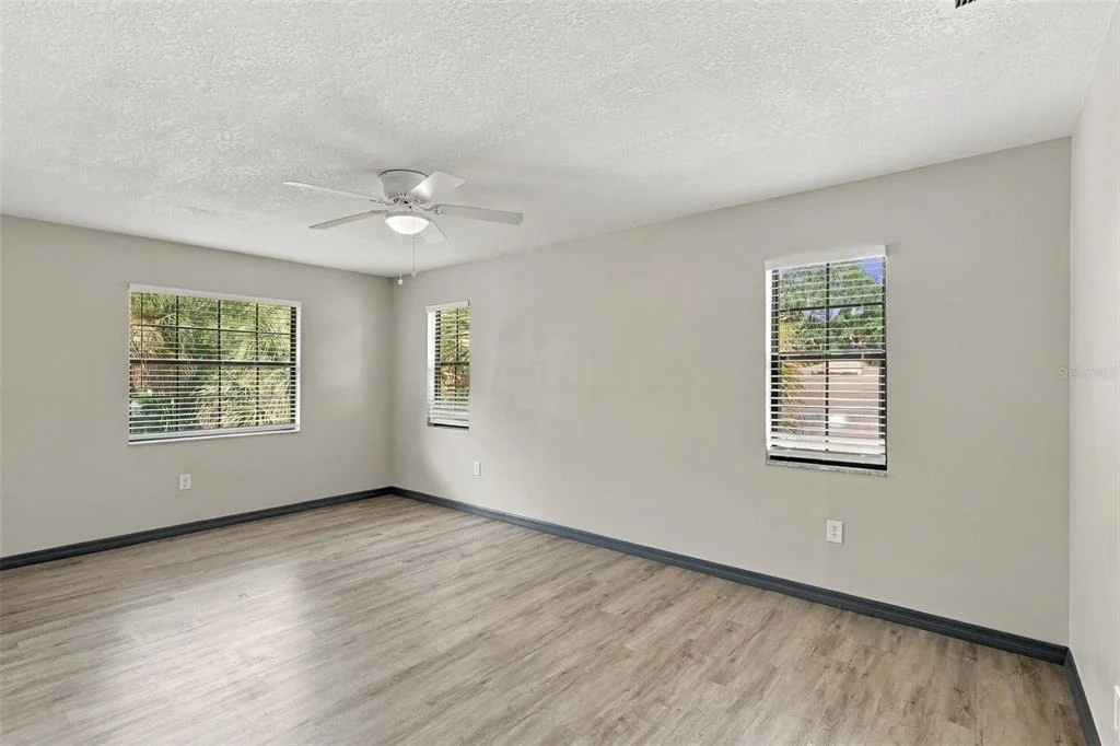 Photo of 3561 CALGARY LANE
