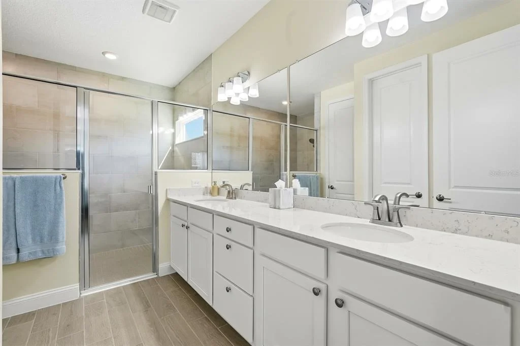 Photo of 2137 RAGLAN CIRCLE