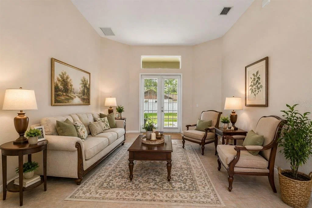 Photo of 925 BAINBRIDGE LOOP