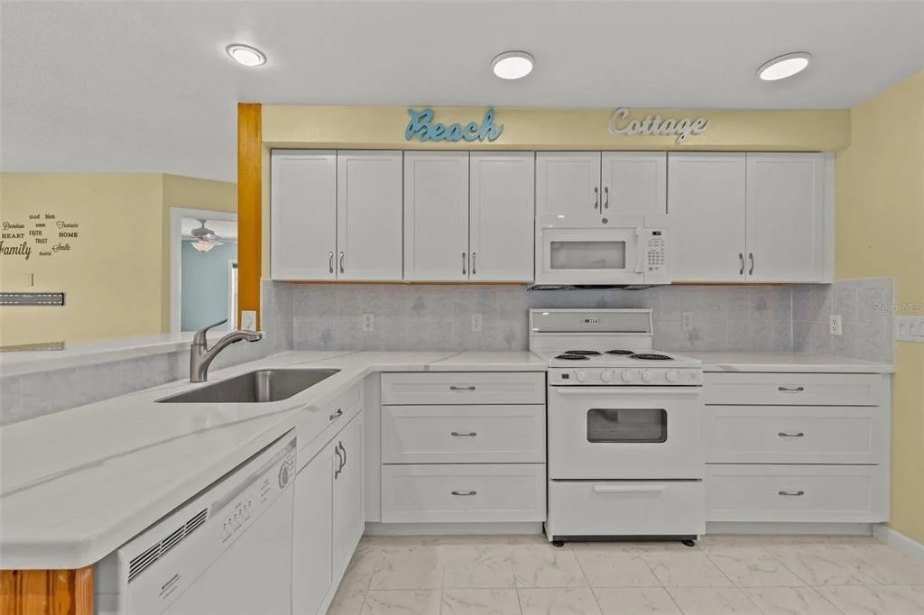 Photo of 3388 OLEANDER DRIVE