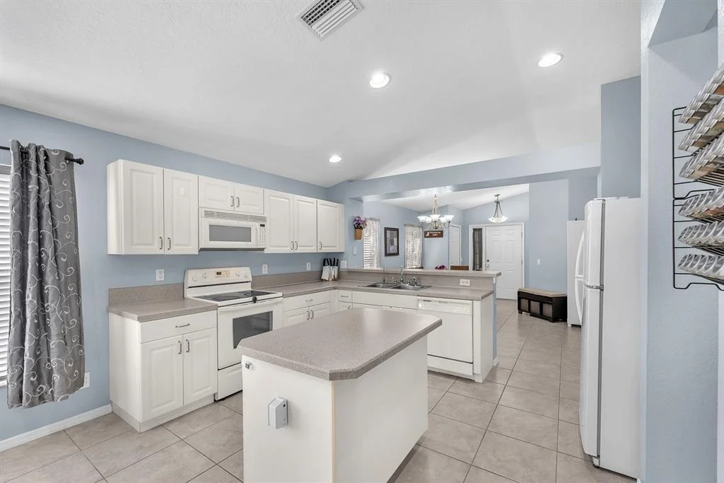 Photo of 11433 BAY GARDENS LOOP