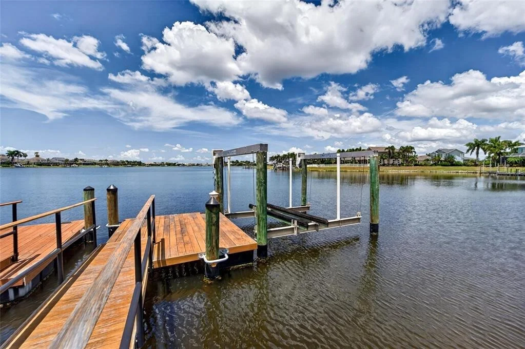 Photo of 429 MANNS HARBOR DRIVE