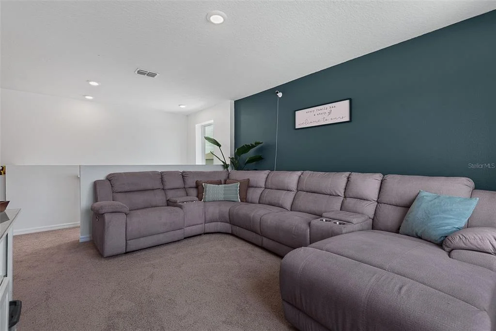 Photo of 123 OAKLEAF WAY