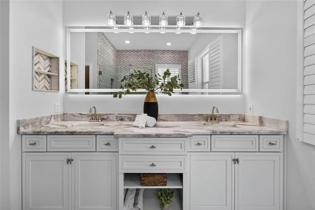 Photo of 429 MANNS HARBOR DRIVE