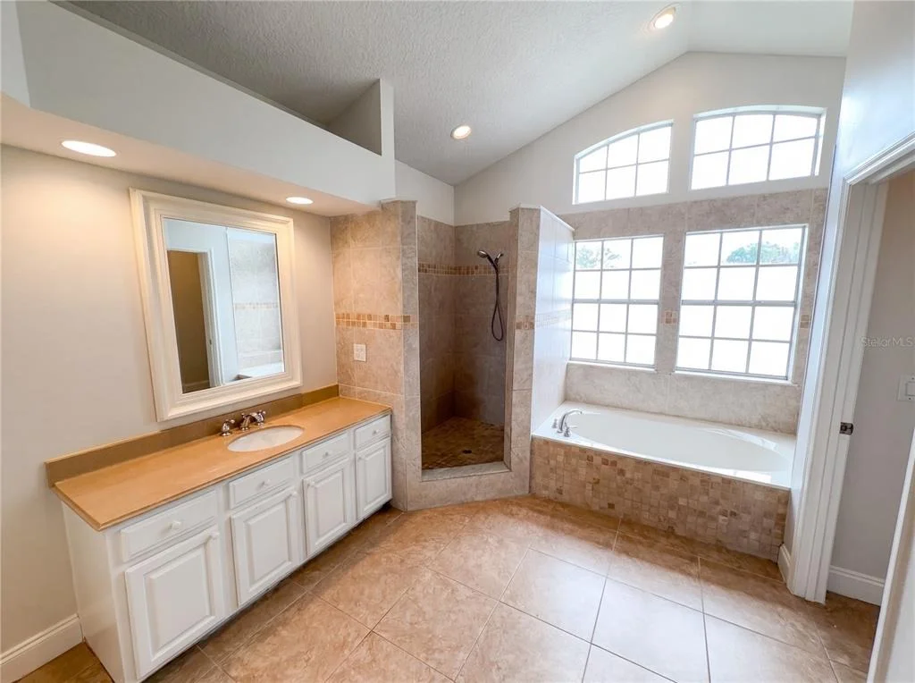 Photo of 680 MACGLENROSS DRIVE