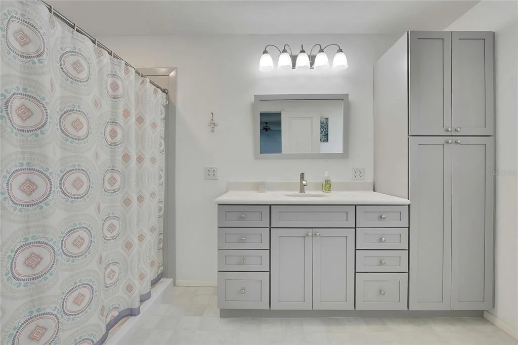 Photo of 7103 CROWN OAKS DRIVE