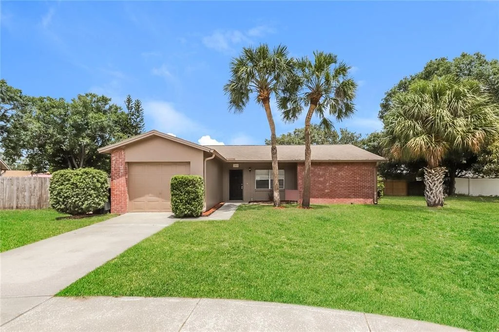 Photo of 1002 PINEHAVEN COURT