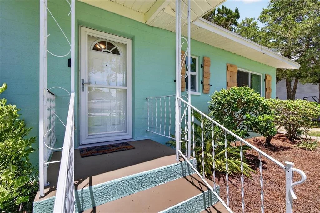 Photo of 6086 ISLAND DRIVE