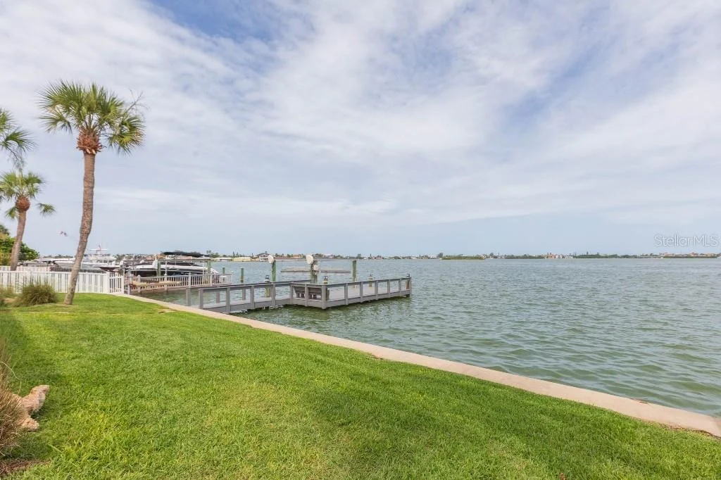 Photo of 306 BUTTONWOOD LANE