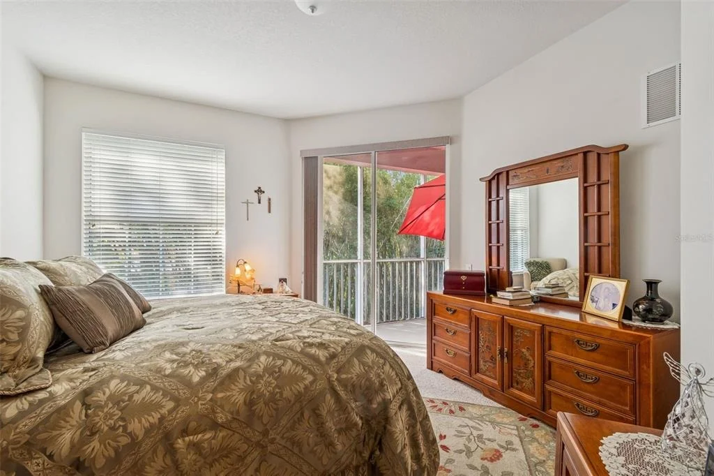 Photo of 894 LANTERN WAY