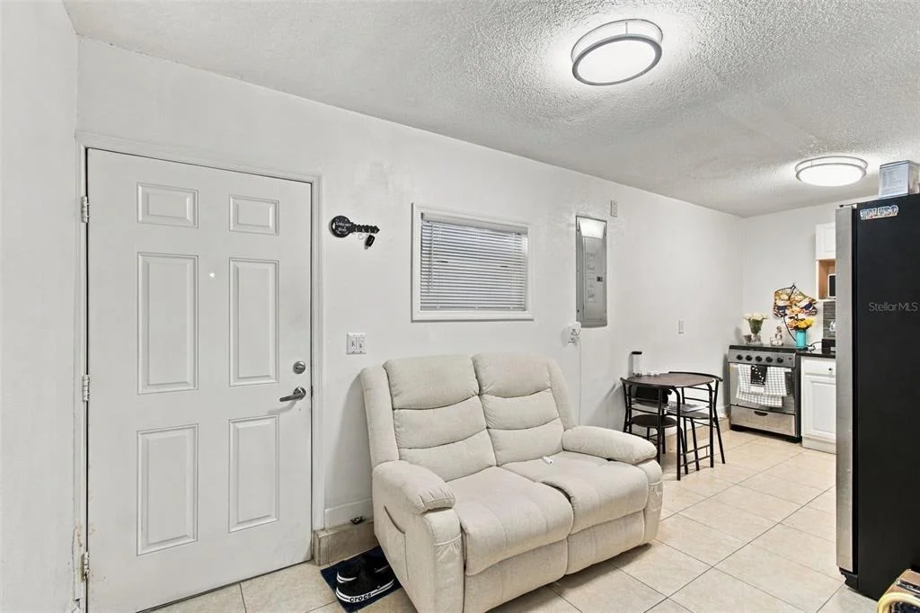 Photo of 1325 OAKCREST DRIVE