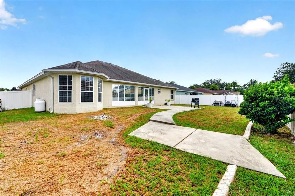 Photo of 971 LEYBURN DRIVE