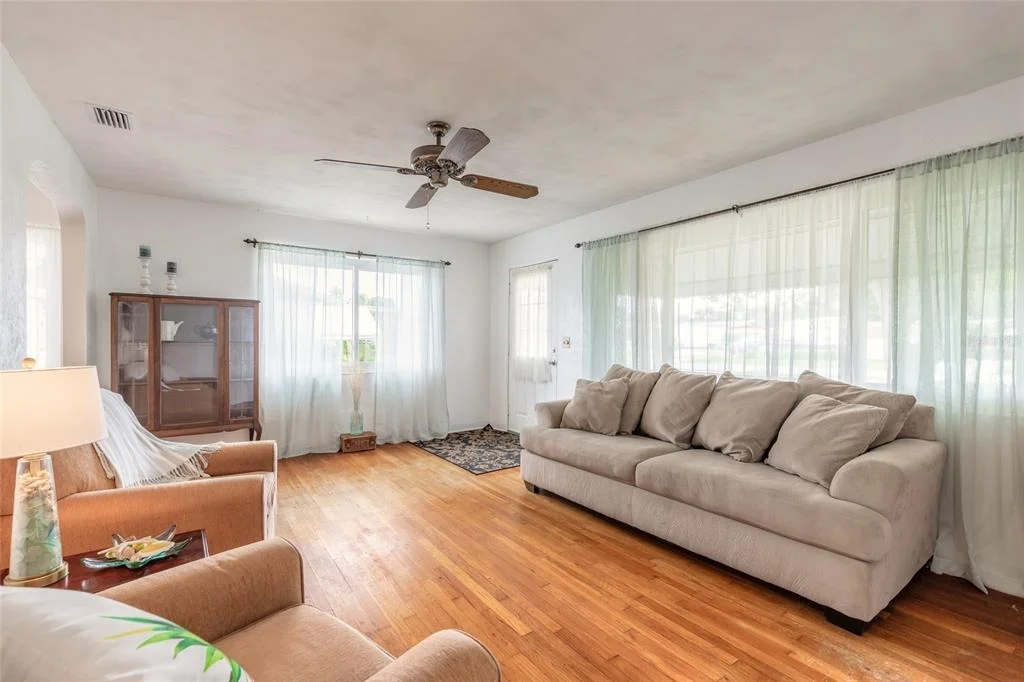 Photo of 841 CORDOVA AVENUE