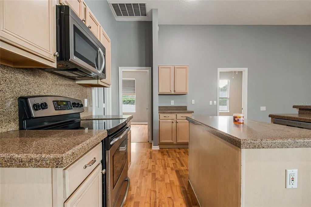 Photo of 116 OAK GROVE CIRCLE