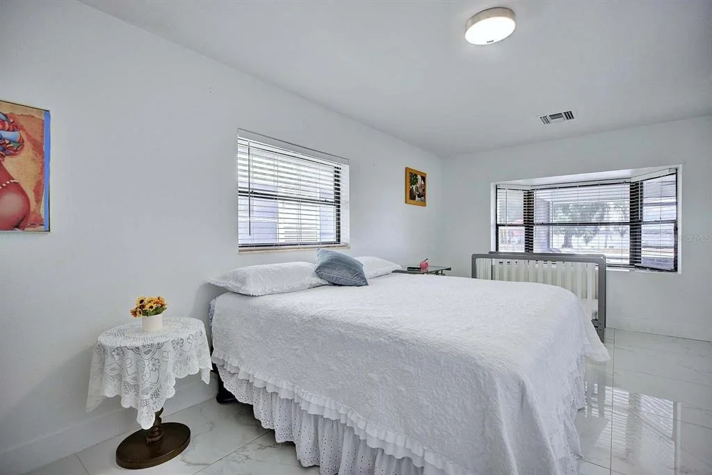 Photo of 4160 LAKEVIEW DRIVE