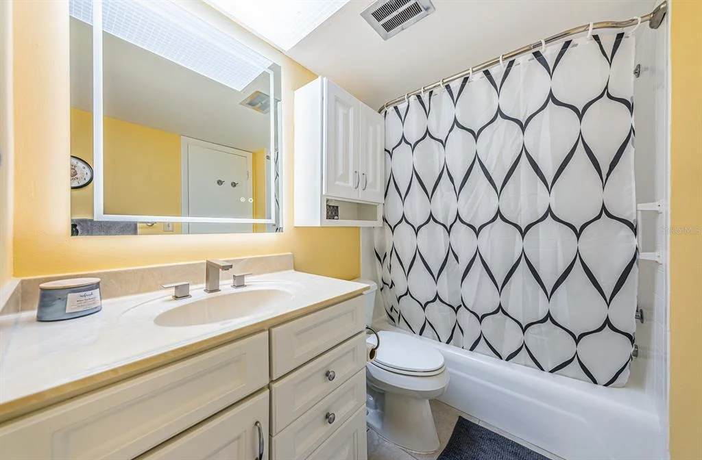 Photo of Unit 604 at 4725 COVE CIRCLE