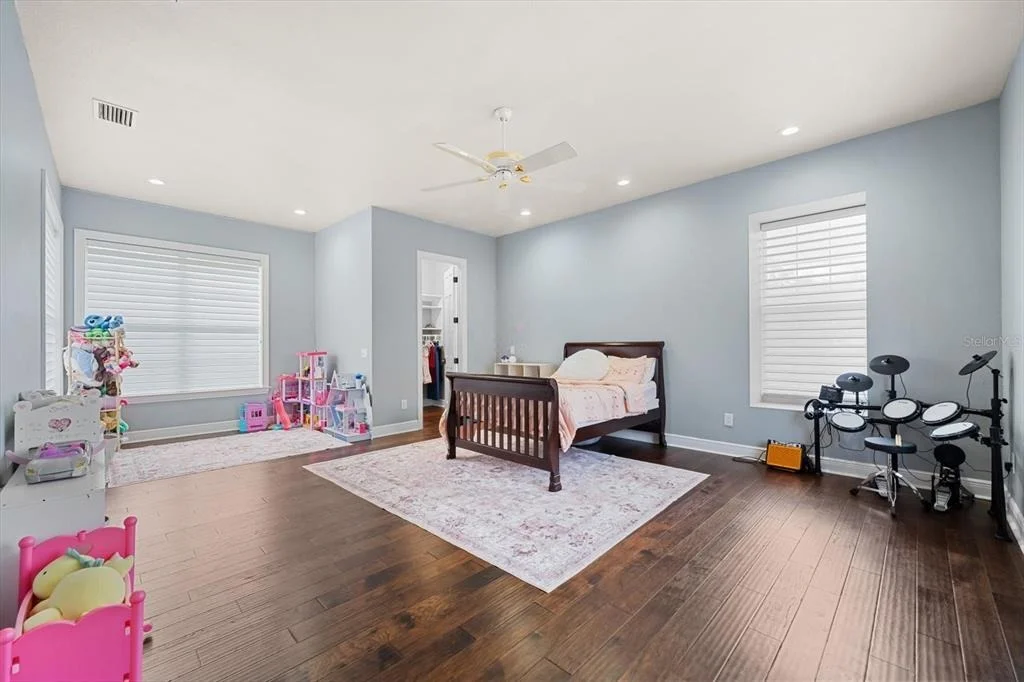 Photo of 6413 MACLAURIN DRIVE