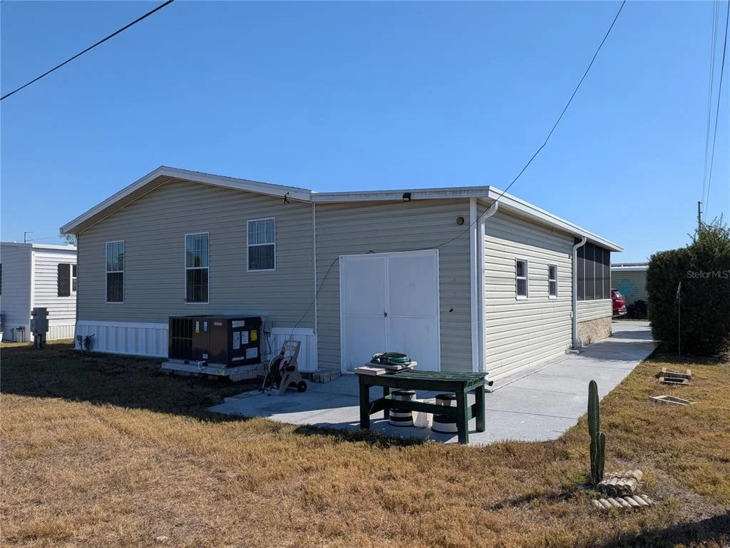 Photo of 34709 LAKE DRIVE N