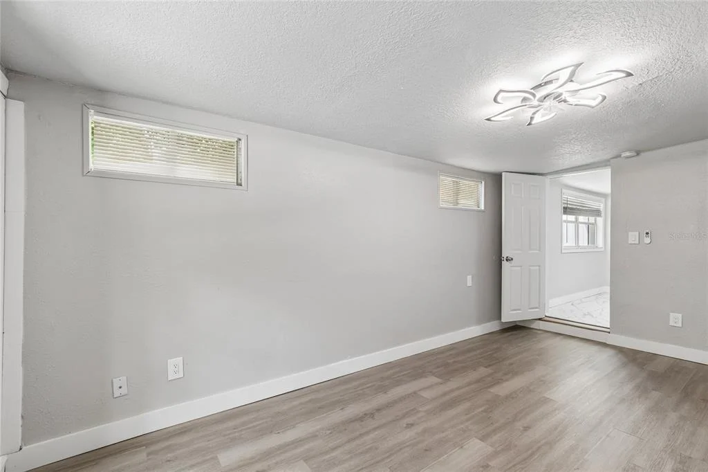 Photo of 1614 E MAPLE AVENUE