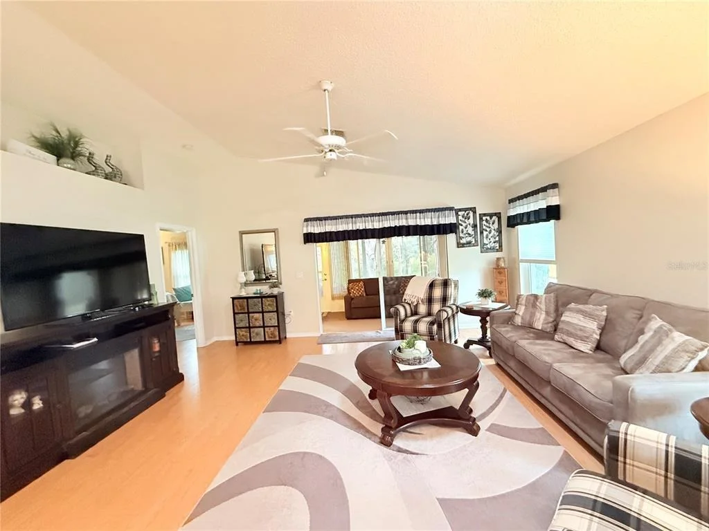 Photo of 265 CENTER OAK CIRCLE