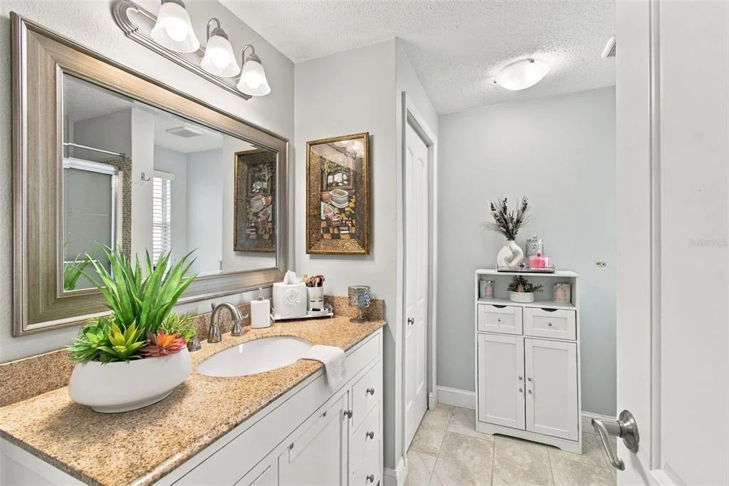 Photo of 1325 OAKCREST DRIVE