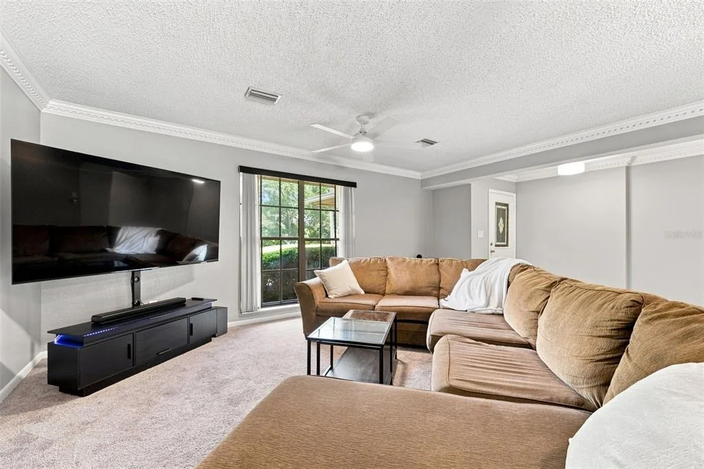 Photo of 550 PALMDALE DRIVE