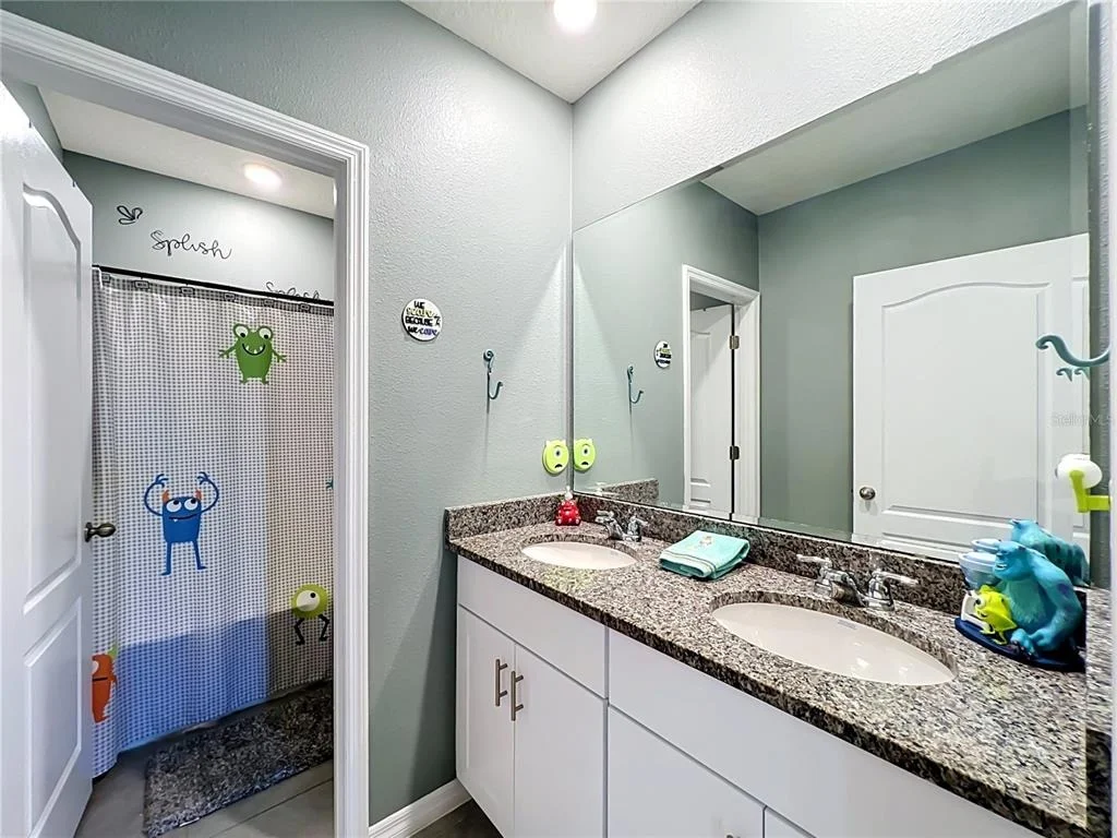 Photo of 7647 OAKMOSS LOOP