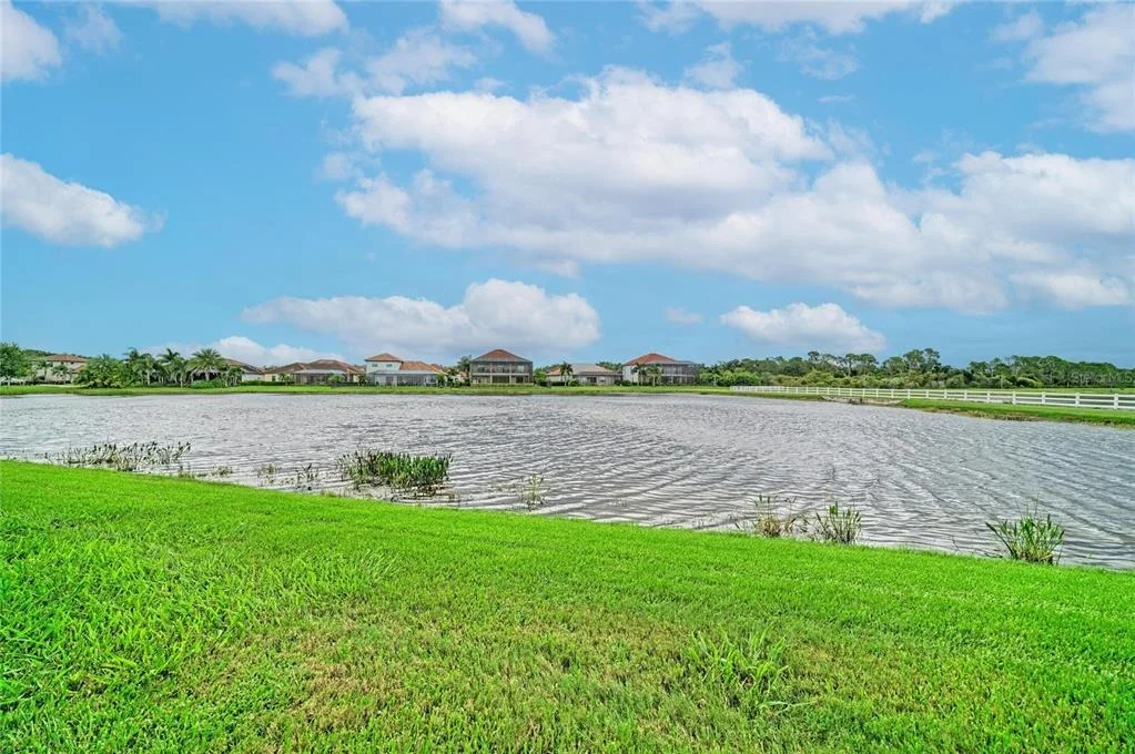 Photo of 5660 CLOVERLEAF RUN