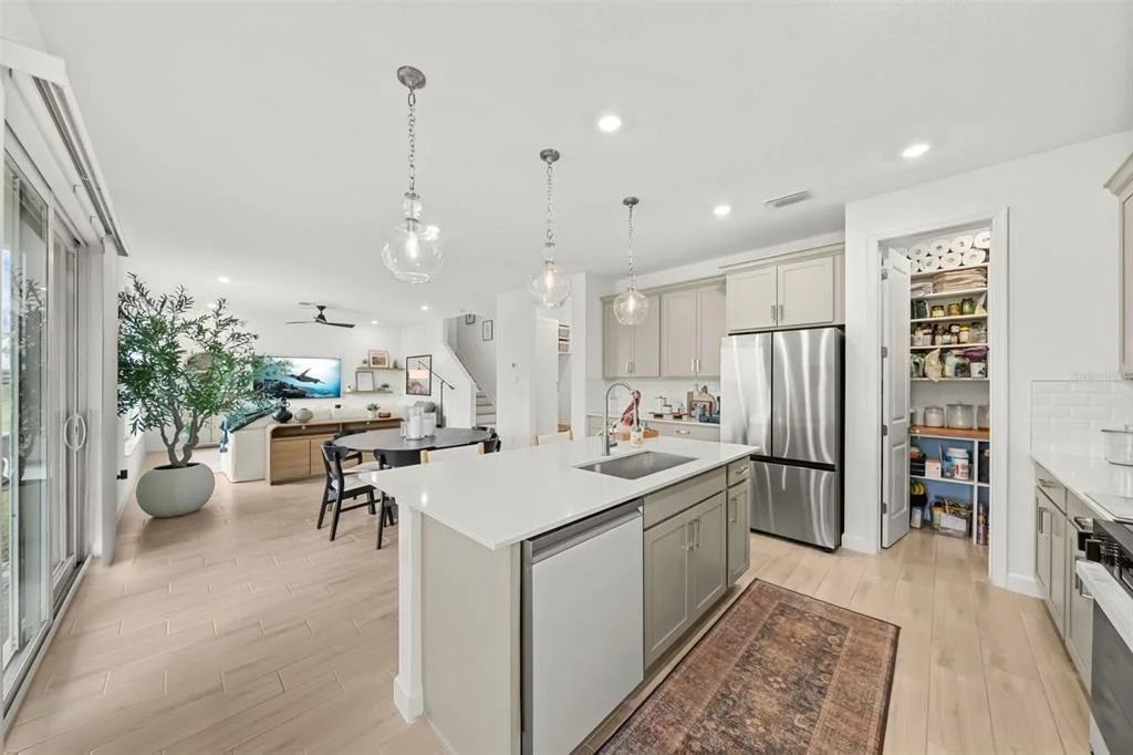 Photo of 660 VERIDIAN CIRCLE NW