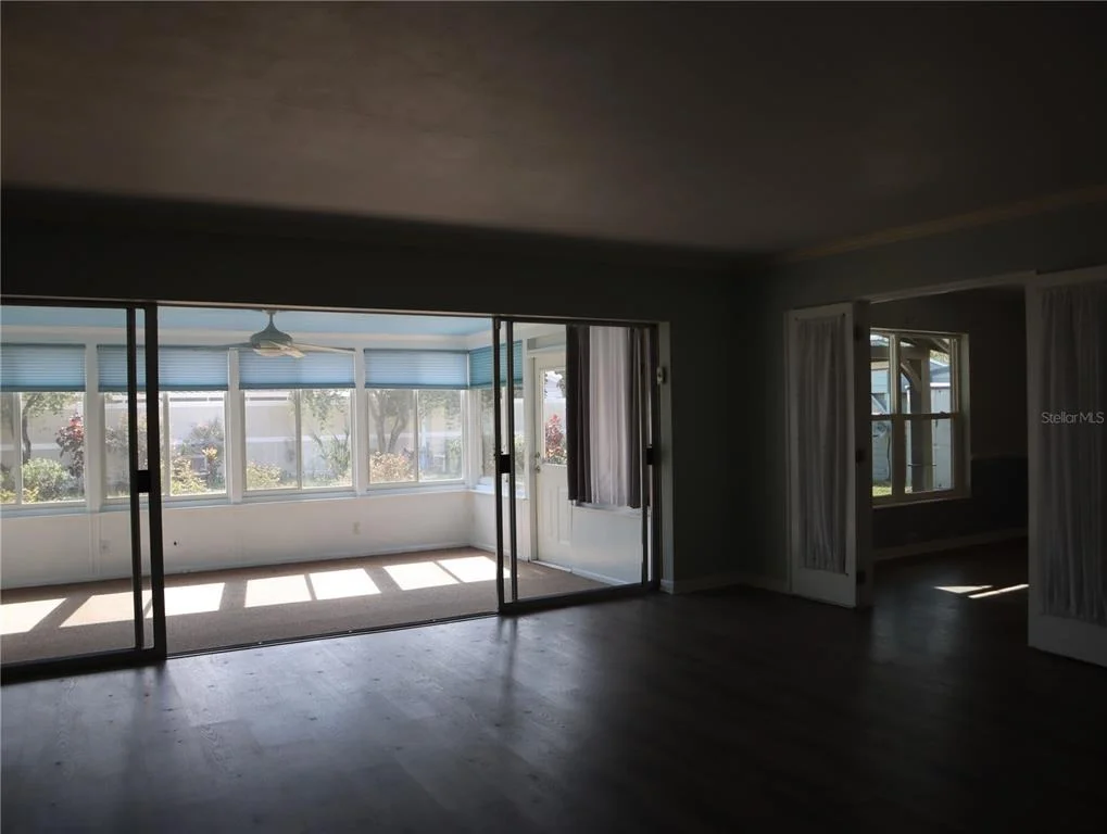 Photo of 940 OLEANDER DRIVE SE
