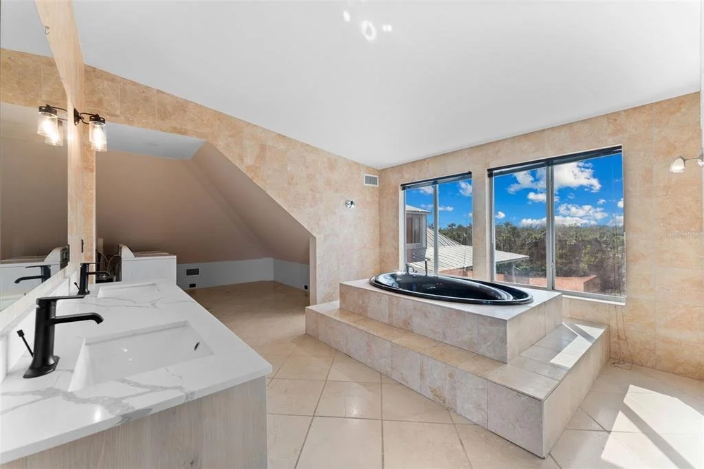 Photo of 4150 DINGMAN DRIVE