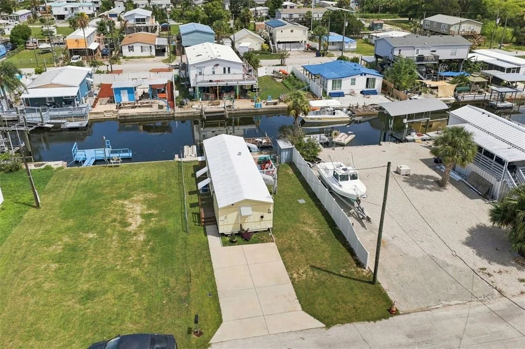 Photo of 6819 HERON LANE